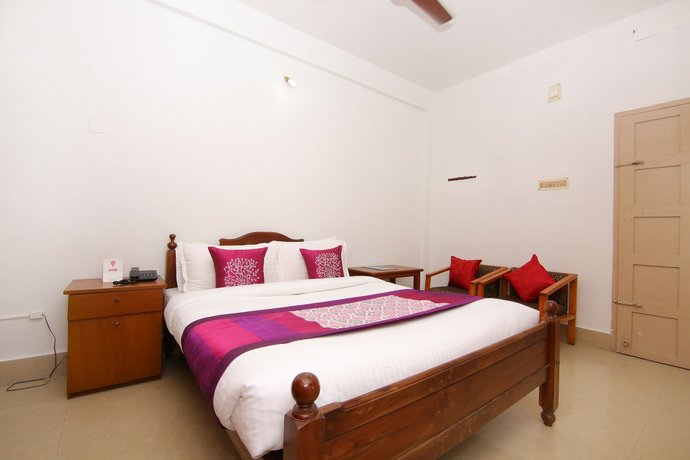 OYO 6712 Hotel Malabar House