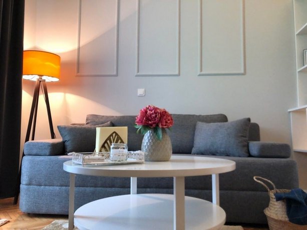 Teo's Flat