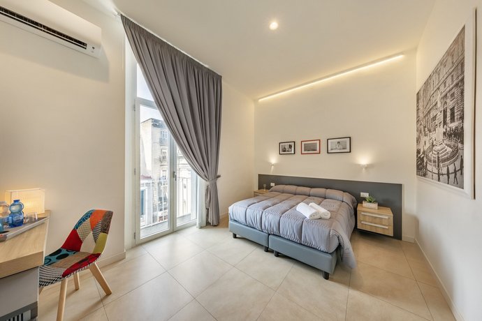 Napoli Squares Suites