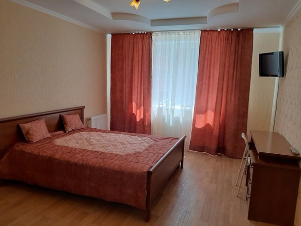 Apartment on Vokzalnaya 77-31