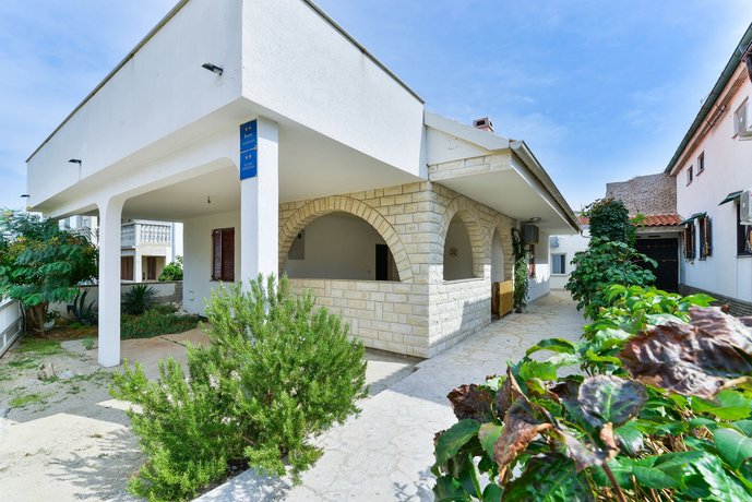 Apartments Salitrezic