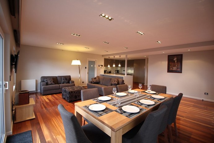 Photo: Sunny 3 Bedroom Apartment in Sandy Bay