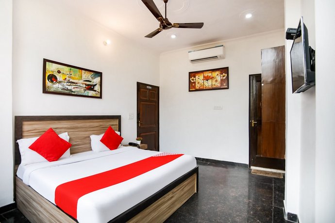OYO 49750 Surya Inn