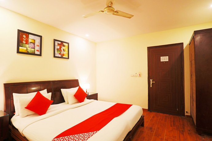 OYO 27927 Hotel Picasso