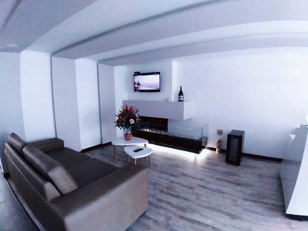 Agora Boutique