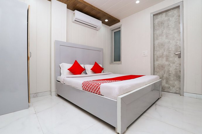 OYO 26995 Aalia House