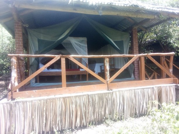 Kichakani Mara Camp