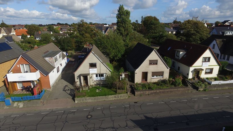 Hotel Dorfkrug Busum - gunstige Altbauzimmer Am Oland