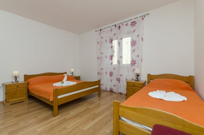 Apartments Milan Bol