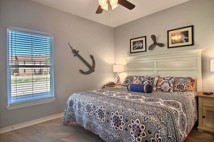 Family Tides Beach House 4 Bedrooms 3 Bathrooms Home