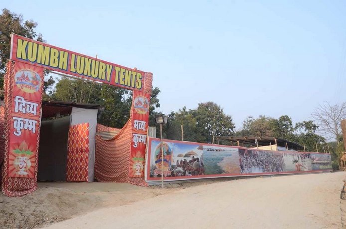 Kumbh Luxury Tents New Yamuna Bridge India thumbnail