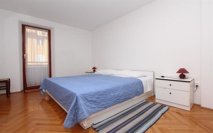 Apartments Cademia