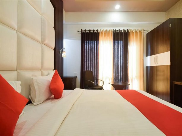 OYO Flagship 28149 Mangal Residency