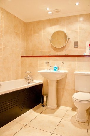 2 Bedroom Flat In Converted Distillery In Edinburgh