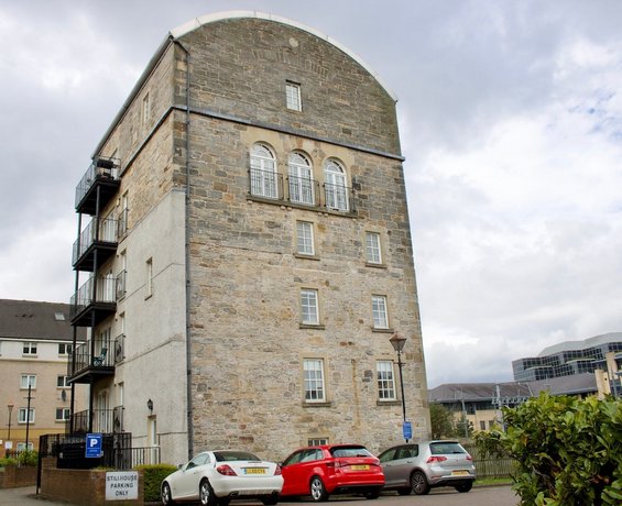2 Bedroom Flat In Converted Distillery In Edinburgh