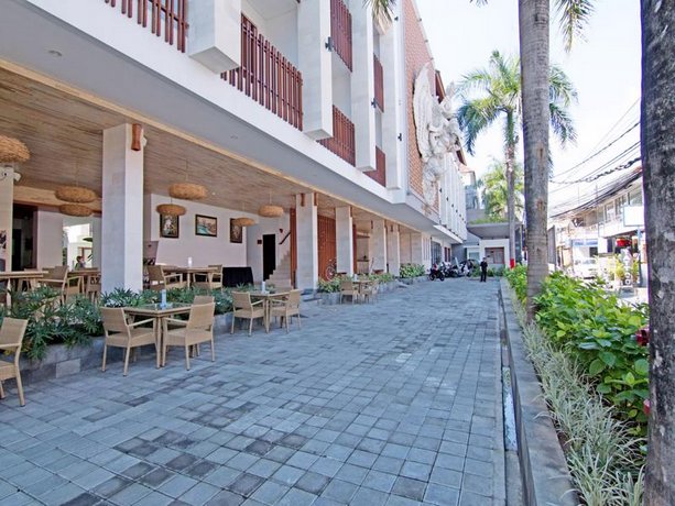 ZEN Rooms Benesari 6 Legian Kuta