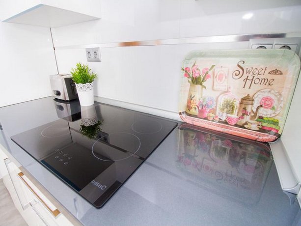 Delightful two bedroom Into Cathedral Square