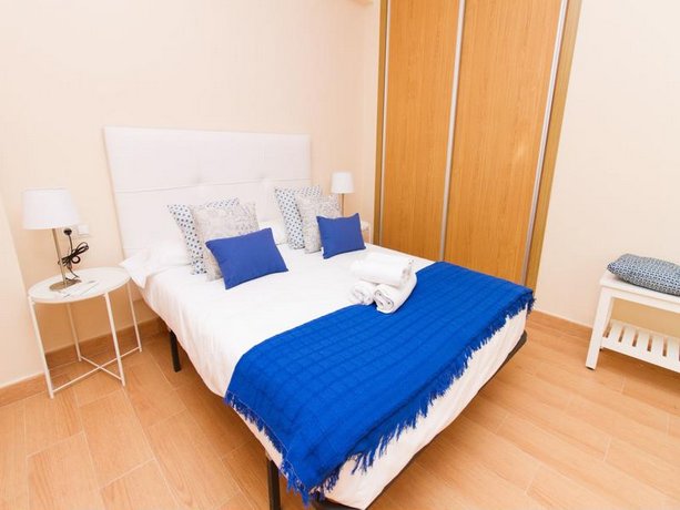 Delightful two bedroom Into Cathedral Square