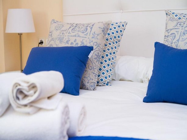 Delightful two bedroom Into Cathedral Square