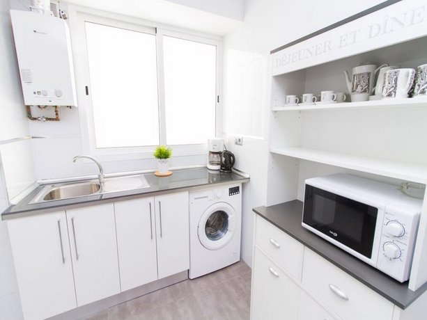 Delightful two bedroom Into Cathedral Square