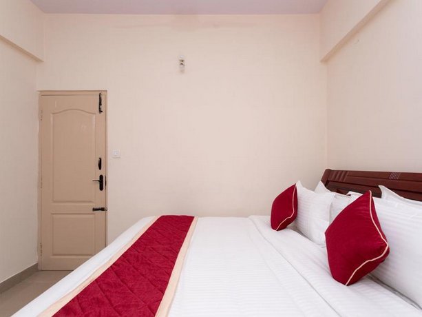 OYO 10293 Rajmahal Comforts