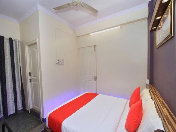 OYO 10321 Hotel Varcity Residency