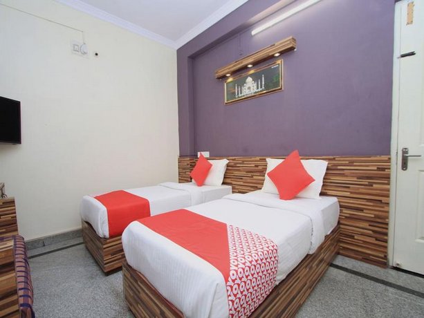 OYO 10321 Hotel Varcity Residency