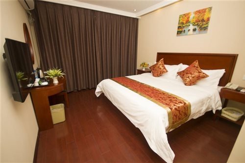 GreenTree Alliance Guangdong Shenzhen Fuyong Subway Station Hotel
