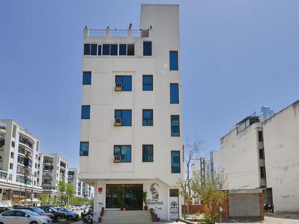 OYO 12957 Hotel Silver Plaza