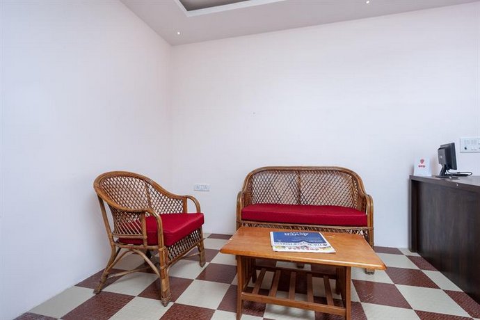 OYO 24641 Tulip Residence