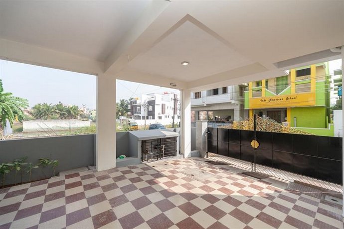 OYO 24641 Tulip Residence