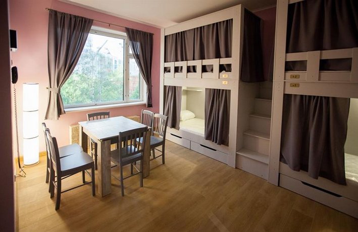 Хостел Ester House