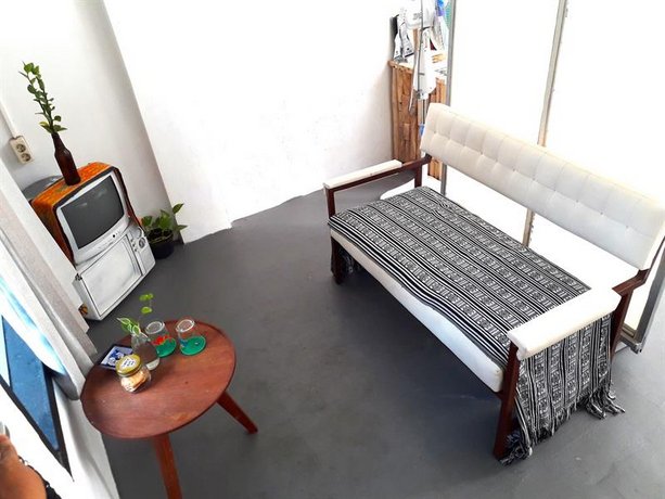NOMORE Gallery and Guesthouse