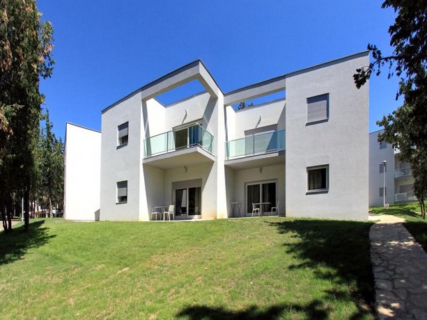Crvena Luka Apartments and Villas