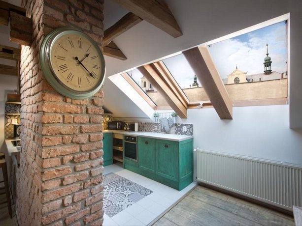 Old Town Boho-Chic Attic with Hanging Chair