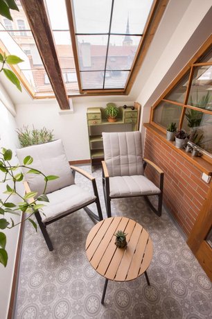 Old Town Boho-Chic Attic with Hanging Chair