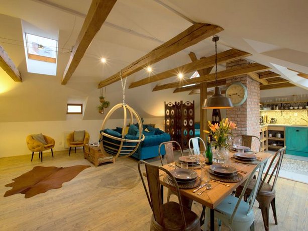 Old Town Boho-Chic Attic with Hanging Chair