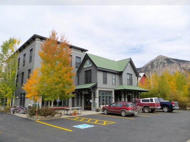 Crested Butte Lodge and Hostel