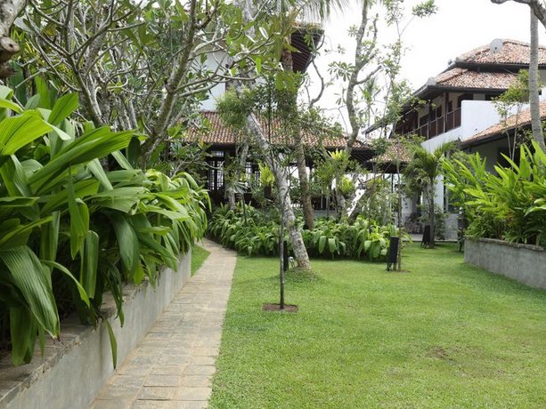 Villa Republic Galle - 8 Bedrooms