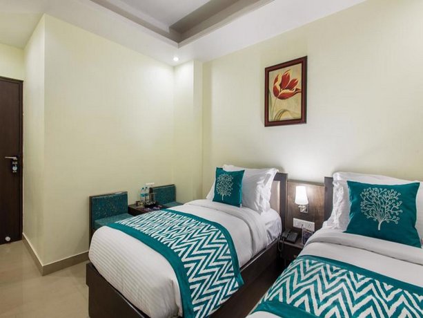 OYO 744 Hotel Vachi Inn