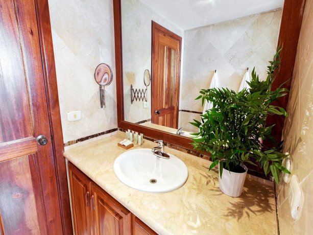 Beach Bungalows Los Corales Club & SPA