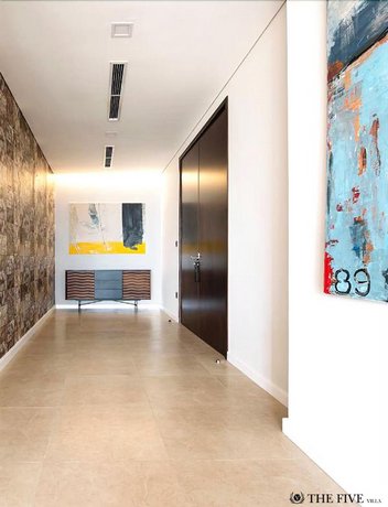 Five Stars 5 Bedrooms Beachfront