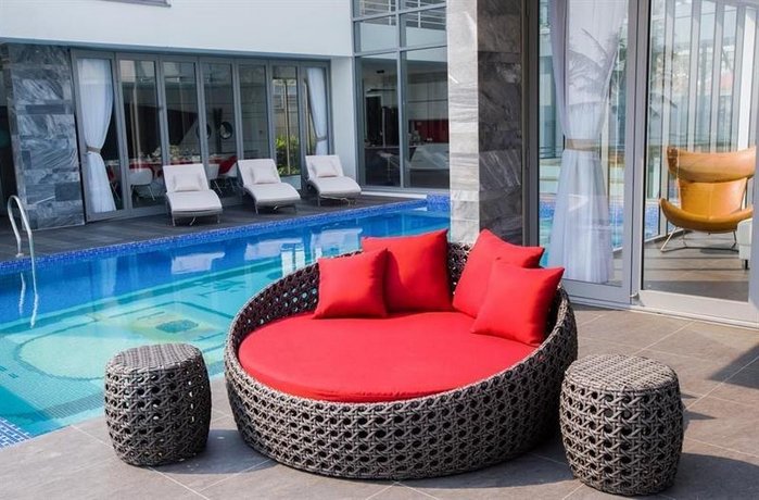 Five Stars 5 Bedrooms Beachfront