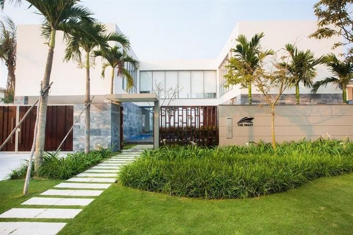 Five Stars 5 Bedrooms Beachfront
