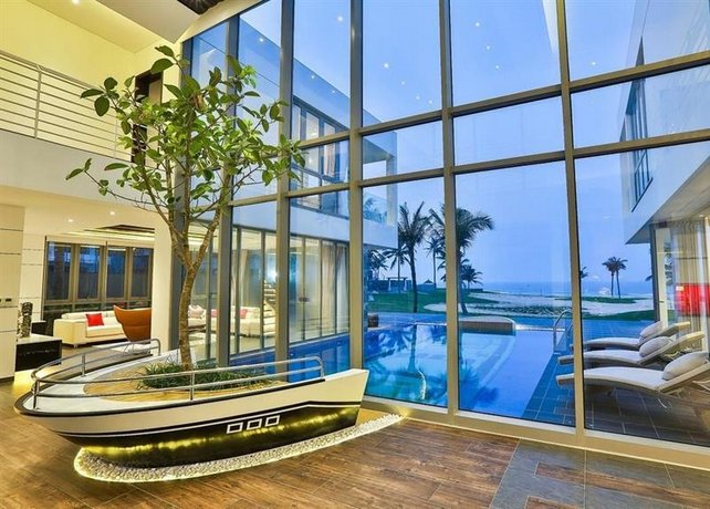 Five Stars 5 Bedrooms Beachfront