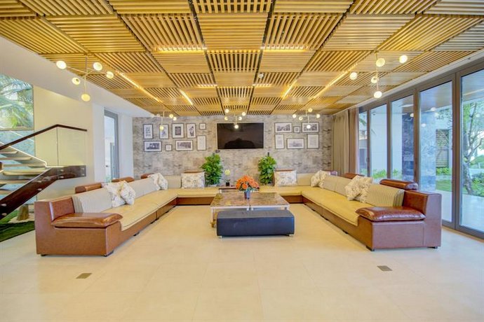 Five Stars 5 Bedrooms Beachfront