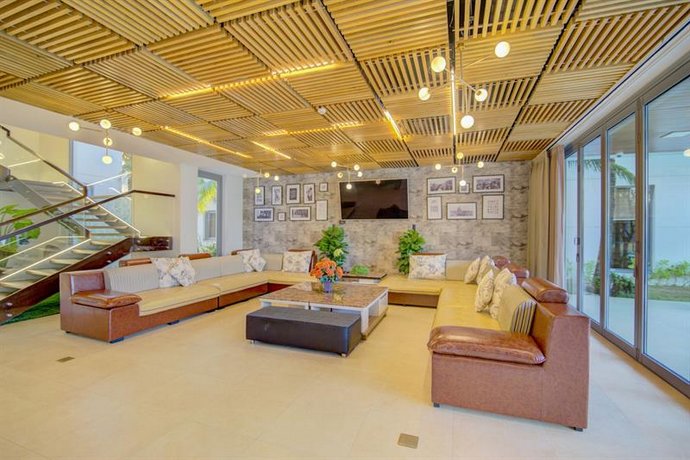 Five Stars 5 Bedrooms Beachfront