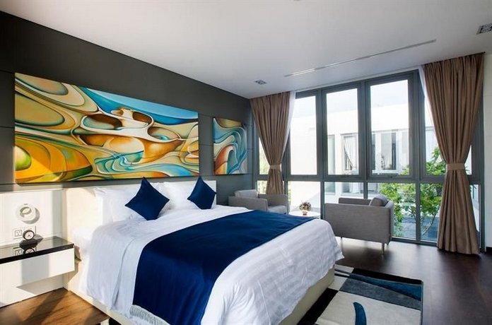 Five Stars 5 Bedrooms Beachfront