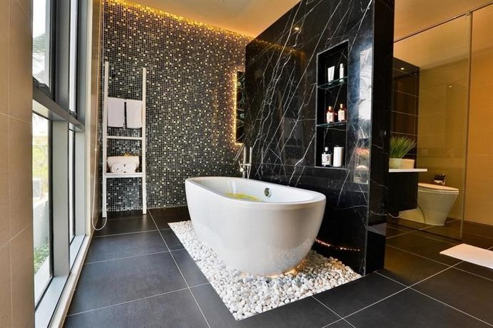 Five Stars 5 Bedrooms Beachfront