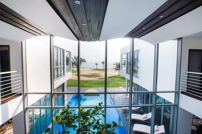 Five Stars 5 Bedrooms Beachfront